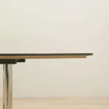Begagnat konferensbord med kabellucka Next från Fora Form. Laminatträskiva med grå plastkantlist och stålunderrede. Bredd: 120 cm, Längd: 240 cm, Höjd: 72 cm. 
