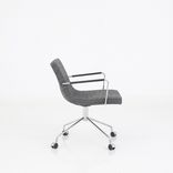 Begagnad stol med hjul Bond från Offecct i grått tyg, kromat stativ och 5-kryssfot. Mått: Höjd 79 cm och sitthöjd 46 cm. 
