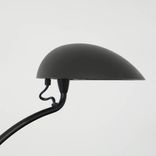 Begagnad svart skrivbordslampa Rabbit från Glamox Luxo. Mått: Höjd: 40 cm Lamphuvud: 18x13,5 cm. 