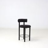 Begagnad barstol Fat Stool från Tom Dixon i svart. Mått: Sitthöjd 66 cm, höjd 89 cm, bredd 53 cm och djup 47 cm.