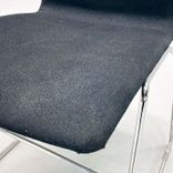 Begagnad konferensstol från Four Design, FourCast Line med helklädd sits och rygg i svart tyg, stativ i krom. Mått: bredd 45 cm, djup 52 cm, höjd 83 cm, sitthöjd 47.5 cm. 