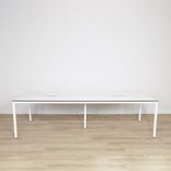 Begagnat konferensbord Artur från SA Möbler i vitt med kabelluckor med powerboxar. Mått: Höjd: 72 cm, Längd: 260 cm, Djup: 90 cm.  