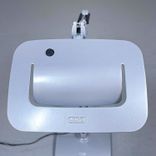 Begagnad Skrivbordslampa Split från Glamox Luxo i grått. Mått: Bredd 21 cm, Djup 58 cm, Höjd 80 cm. 