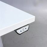 Begagnad kontorsgrupp med höj och sänkbart skrivbord och kontorsstol Markus i svart, vit, silver. Mått: Sitthöjd 48-57 cm. 
