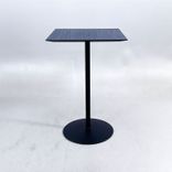 Begagnat barbord Stay från Johanson Design i svart. Mått: bredd 60 cm, djup 60 cm, höjd 90 cm. 