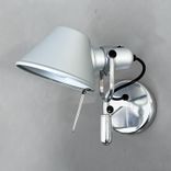 Begagnad vägglampa Tolomeo Faretto i aluminium från Artemide. Mått: Djup 25 cm, Höjd 23 cm. 