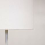 Begagnad golvlampa från By Rydéns i vitt. Mått: höjd 163 cm, lampskärm med 40 cm diameter och fot med 32 cm diameter. 