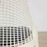 Begagnad kontorsstol Sayl från Herman Miller i vit/grå färg. Mått: Sitthöjd: ca 43-57 cm, Sittbredd: 49 cm, Sittdjup: 46 cm. 