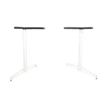 Begagnat bordsstativ T-Bone från Johanson Design i vit färg. Mått: Höjd: 71 cm, Bredd: 35,5 cm, Djup: 65 cm. 