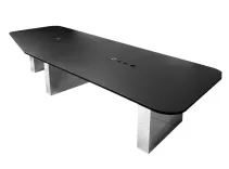 Begagnat Konferensbord, med tvådelad bordsskiva. Trådlösa laddare och 3 eluttag med usb-kontakt på båda sidor. Underrede med reflekterande MDF spegelfolie. Höjd 75 cm x Bredd 406 cm x Djup 146 cm.