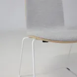 Begagnad konferensstol Sola från Martela grå. Höjd 78 cm, sitthöjd 46 cm, bredd 45 cm och djup 54 cm. 