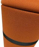 Begagnad balanspall Stand Up från Wilkhahn i orange/svart färg. Mått: Höjd 69 cm, bredden 31 cm, djup 31 cm. 