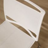 Begagnad konferensstol Aline 230 från Wilkhahn i vitt. Mått: Höjd: 78 cm, Sitthöjd: 46 cm, Rygghöjd: 36 cm, Ryggbredd: 47 cm, Sittbredd: 45 cm, Djup: 41 cm. 