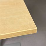 Begagnat höj- och sänkbart bord Ceasar från EKV i ask med silverfärgat stativ. Mått: bredd 70 cm, djup 60 cm, höjd 66 cm - 106 cm. 