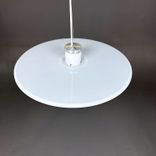 Begagnad taklampa W202 Halo S3 från Wästberg i vitt. Mått: diameter 30 cm och höjd 11 cm. 
