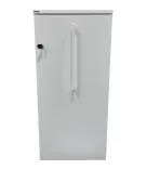 Begagnat towerskåp från Edsbyn i vitt. Mått: Höjd 91 cm, Bredd 43 cm, Djup 80 cm.