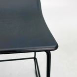 Begagnad svart barpall från Viccarbe modell Last Minute med minimalistisk design. Mått: Bredd 44 cm, Djup 43 cm, Höjd 64 cm, Sitthöjd 62 cm.
