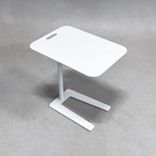 Begagnat laptopbord Tool från Offecct, med ljusgrå bordsskiva. Mått: justerbar höjd mellan 55 till 72 cm. 