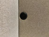Begagnat telefonbås A30 Peak Design Booth  från Götessons grå textil. Mått: bredd 140 cm och höjd 140 cm. 
