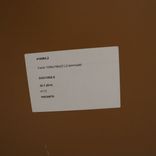 Begagnat vitt matbord med kromade raka ben och manuellt justerbar höjd. Mått: Längd 160, bredd 80 cm, höjd 61–81 cm. 