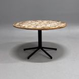 Begagnat runt cafébord Madison från Johanson Design. Brun träskiva med ett svart underrede. Mått: Diameter 120 cm och höjd 72 cm. 