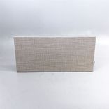 Begagnad bordsskärm i beige färg. Mått: bredd 140 cm och höjd 65 cm.  