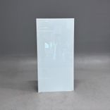 Begagnad glastavla från Lintex i vit. Mått: Bredd 75 cm, höjd 150 cm. 