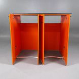 Begagnad miljöstation från Lundqvist Inredningar i orange och grått. Mått: Bredd: 140 cm, djup 75 cm och höjd 118 cm. 