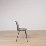 Begagnad Konferensstol från Profim, modell Ana 4340SR. Klädd i ljusgrått tyg med mörkgrå ben. Mått Höjd: 82 cm, Sitthöjd: 47 cm, Rygghöjd: 43 cm, Sittbredd: 43 cm, Ryggbredd: 41 cm, Sittdjup: 40 cm