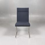 Begagnad konferensstol Lin från Tronhill. I grå textil, kromat stativ. Mått: Bredd 47 cm, Djup 45 cm, Höjd 96 cm, Sitthöjd 48 cm. 
