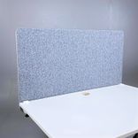 Begagnad bordsskärm Edge från Lintex i gråmelerat tyg. Mått: Bredd 120 cm, Djup 3 cm, Höjd 70 cm. 