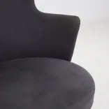 Begagnad konferensstol Zen från Gärsnäs med grå Alcantaraklädsel, underrede i aluminium. Mått: Höjd 83 cm, sitthöjd 45 cm, sittbredd 49 cm. 