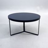 Begagnat soffbord Copper från Fogia i svart. Mått: diameter 80 cm, höjd 45 cm. 