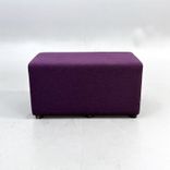 Begagnad sittpuff Bull från Johanson Design i lila. Mått: bredd 80 cm, djup 42 cm och höjd 44 cm. 