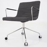 Begagnad stol med hjul Bond från Offecct i grått tyg, kromat stativ och 5-kryssfot. Mått: Höjd 79 cm och sitthöjd 46 cm. 