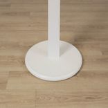 Begagnad klädhängare Tree från Swedese i vitt. Mått: Höjd: 194 cm, Bredd: 89 cm, Fotens diameter 50 cm. 