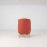 Begagnad fåtölj Nest från +Halle i rosa/orange tyg. Mått: Sittbredd 80 cm, sittdjup 62 cm och sitthöjd 44 cm. 