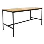 Begagnat projektbord från Muuto, modell Base High Table. Ett högt rektangulärt bord i ek med svarta detaljer. Perfekt för arbetsplatser och sociala miljöer. Mått: Höjd 95,5 cm, Bredd 195 cm, Djup 85 cm.