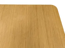 Begagnat projektbord från Muuto, modell Base High Table. Ett högt rektangulärt bord i ek med svarta detaljer. Perfekt för arbetsplatser och sociala miljöer. Mått: Höjd 95,5 cm, Bredd 195 cm, Djup 85 cm.