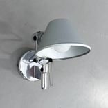 Begagnad vägglampa Tolomeo Faretto i aluminium från Artemide. Mått: Djup 25 cm, Höjd 23 cm. 