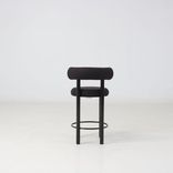 Begagnad barstol Fat Stool från Tom Dixon i svart. Mått: Sitthöjd 66 cm, höjd 89 cm, bredd 53 cm och djup 47 cm.
