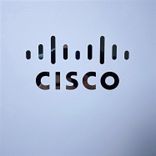 Begagnad interaktiv touch display från Cisco, modell Spark Board 55. I vit/krom. Mått bredd: 128 cm, djup: 96 cm och höjd: 163 cm. 