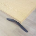 Begagnat projektbord Funk från Lammhults med kabelbox. Mått: 200 × 100 × 90 cm. 