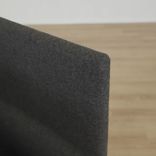 Begagnad fåtölj med hög rygg från Arflex. I mörkt grått tyg. Mått: bredd 81 cm, djup 74 cm, sittdjup 59 cm. Ryggen ger ökad komfort och privatliv. 