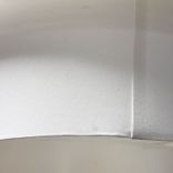 Begagnad taklampa från Zero, modell Elements XL i vit färg. Med en stor rund lampskärm. Mått: diameter 73 cm och höjd på 69.8 cm. 