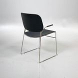 Begagnad stol från Offecct. Modell Lite i svart färg, i träfanér och kromstativ. Med armstöd.  Mått: Bredd 51 cm x Djup 54 cm x Höjd 78 cm, Sitthöjd 45 cm.
