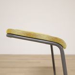 Begagnad Barstol från Lammhults, modell Add. Med gul sits. Mått: Höjd: 61-68 cm, Bredd: 27-38 cm, Djup: 38 cm.
