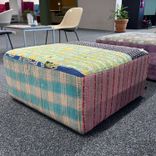 Begagnad flerfärgad sittpuff Antique Quilt Ottoman från HAY. Mått: Bredd: 80 cm, Djup: 80 cm, Höjd: 40 cm. 