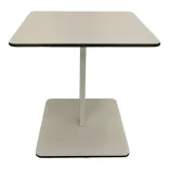 Begagnat soffbord från Karl Andersson & Söner, modell Ponoq. I vit färg med svart kant, pelare i vit lackerad metall. Mått: Höjd 40,5 cm x Bredd 40 cm x Djup 35 cm. 