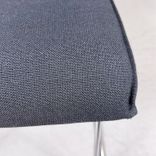 Begagnad konferensstol Lin från Tronhill. I grå textil, kromat stativ. Mått: Bredd 47 cm, Djup 45 cm, Höjd 96 cm, Sitthöjd 48 cm. 